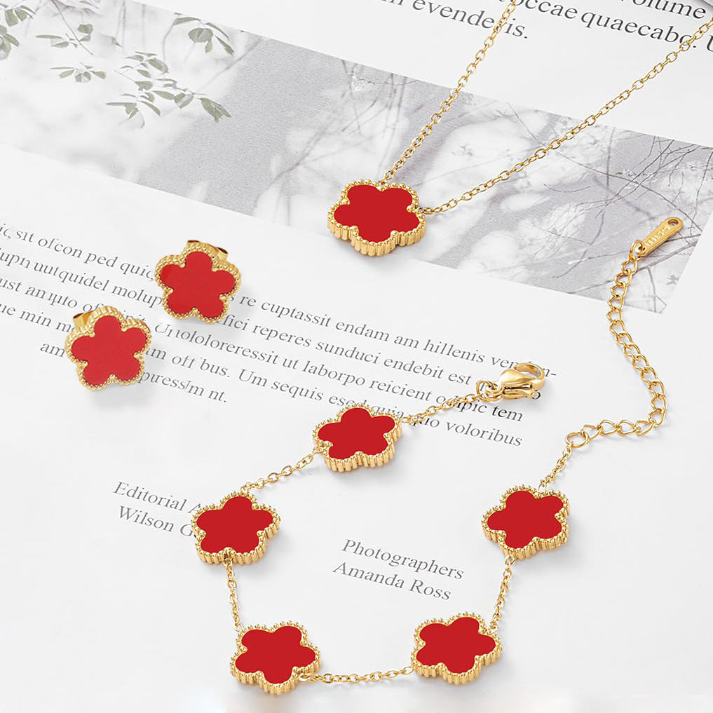 Pulsera con Dije de Trebol de Cinco Petalos / Clover Five-Petal Bracelet Jewelry