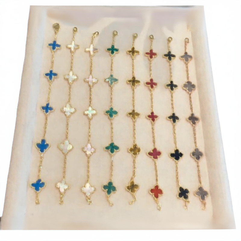 Pulsera con Dije de Trebol de Cuatro Hojas / Clover Charm Bracelet