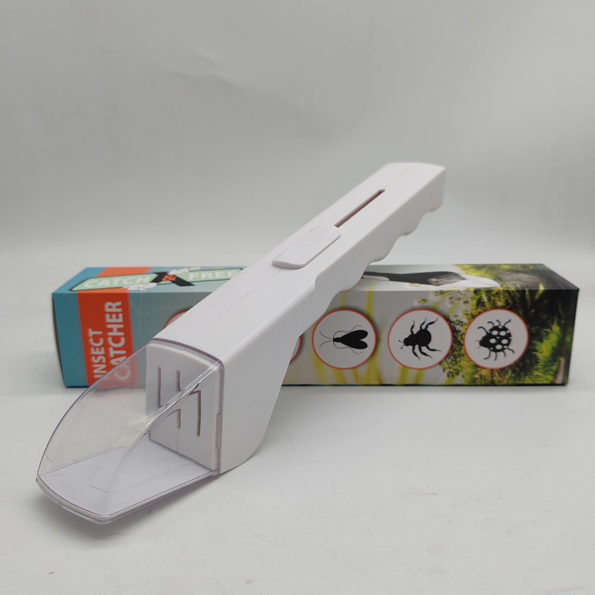 Atrapa Insectos Portatil con Lupa Integrada / Handheld Insect Catcher Trap with Magnifying Lens