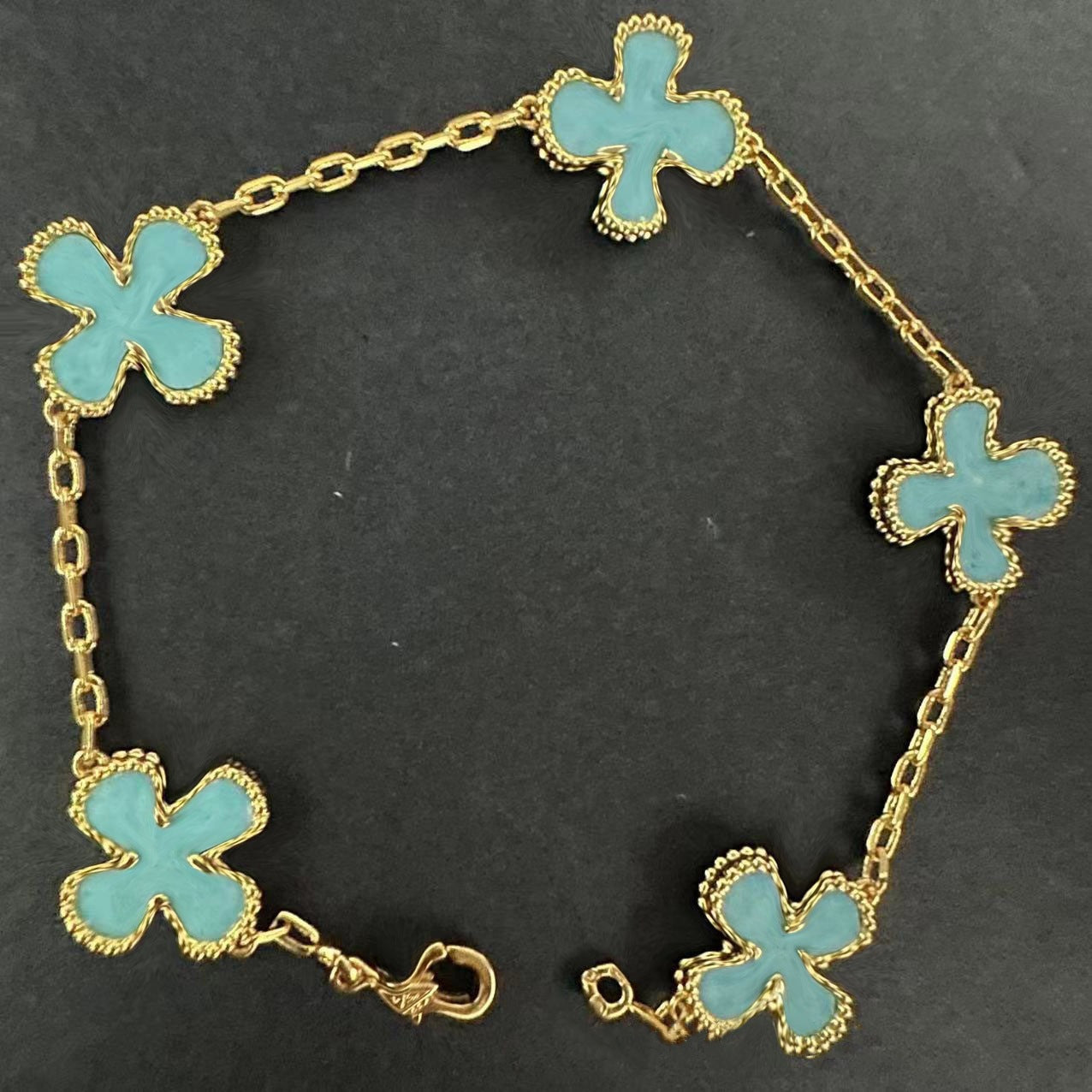 Pulsera con Dije de Trebol de Cuatro Hojas / Clover Charm Bracelet