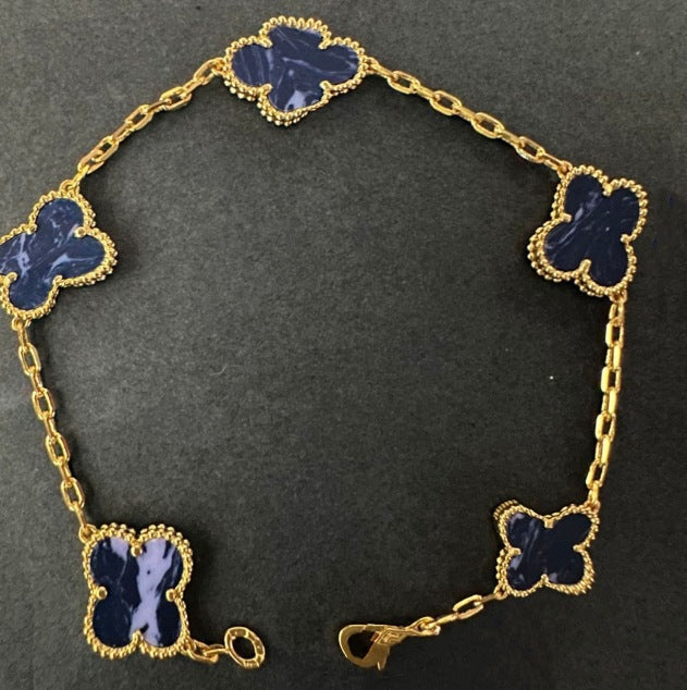 Pulsera con Dije de Trebol de Cuatro Hojas / Clover Charm Bracelet